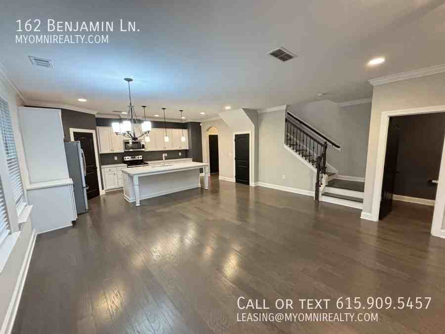 162 Benjamin Ln - Photo 4 of 29