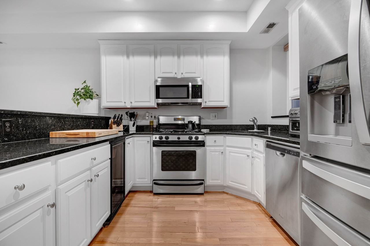 115 New York Ave Nw - Photo 4 of 12