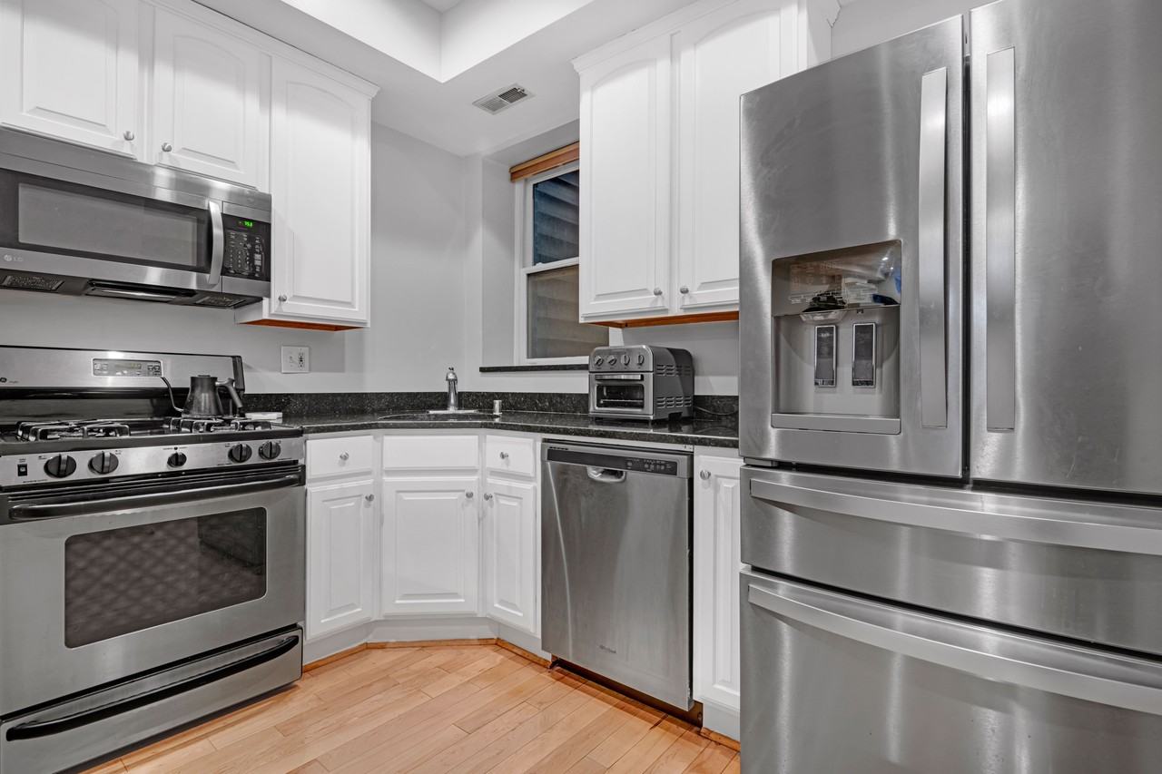 115 New York Ave Nw - Photo 5 of 12