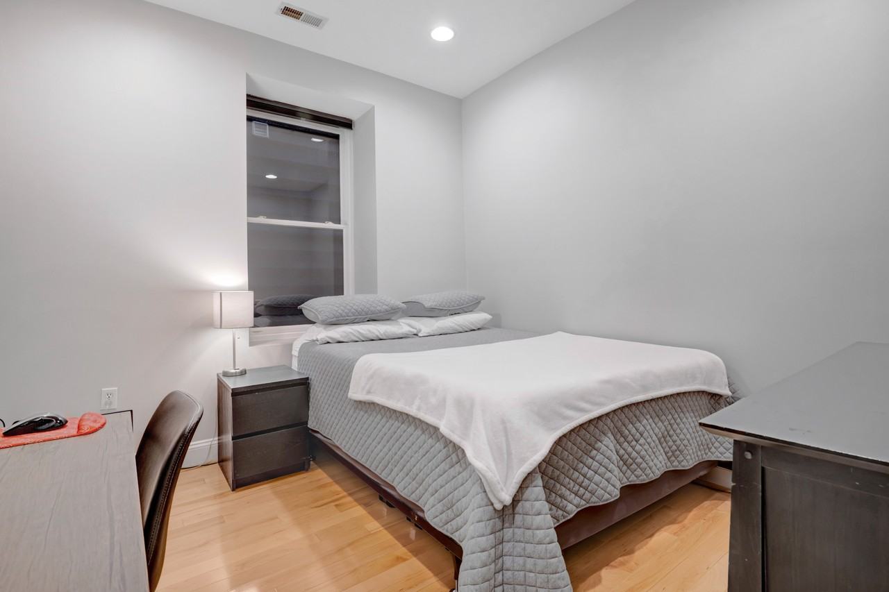 115 New York Ave Nw - Photo 6 of 12