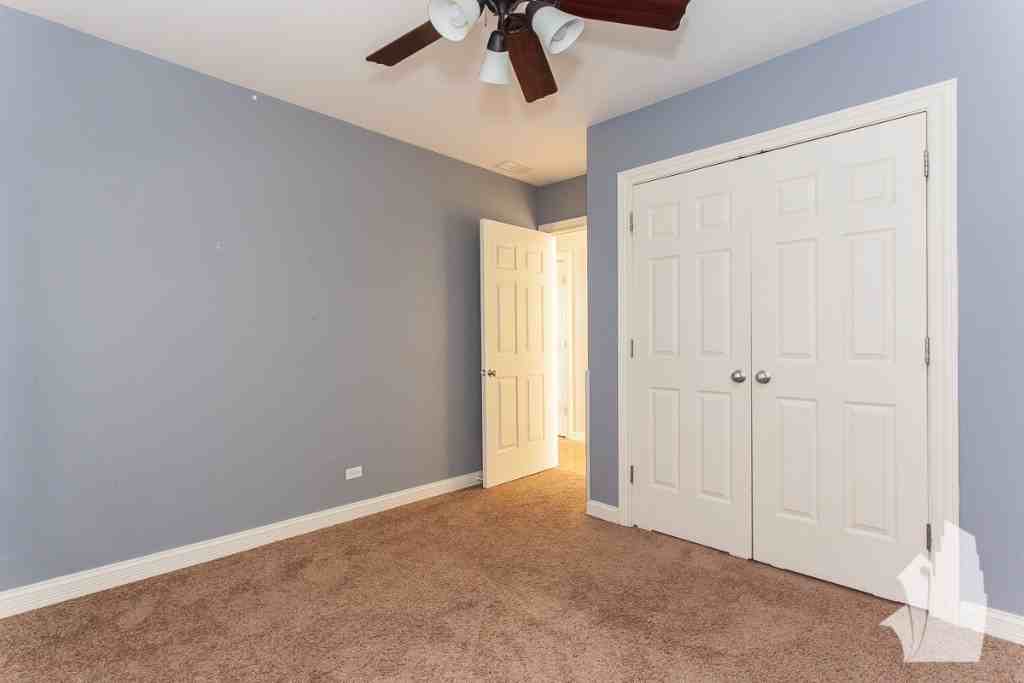 1148 W Roscoe St #2W - Photo 3 of 8