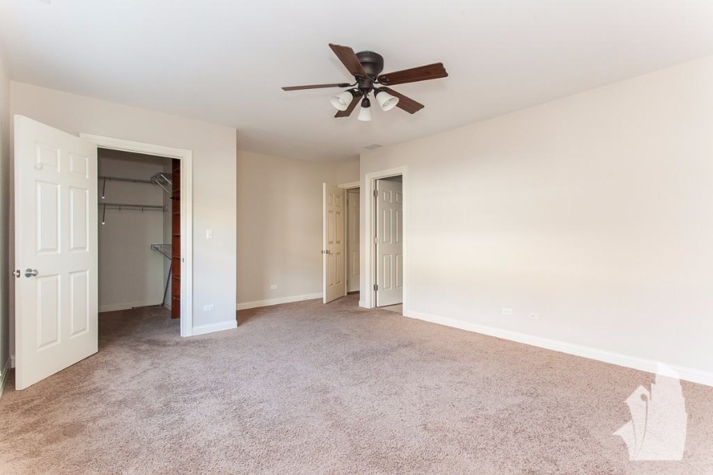 1148 W Roscoe St #2W - Photo 4 of 8