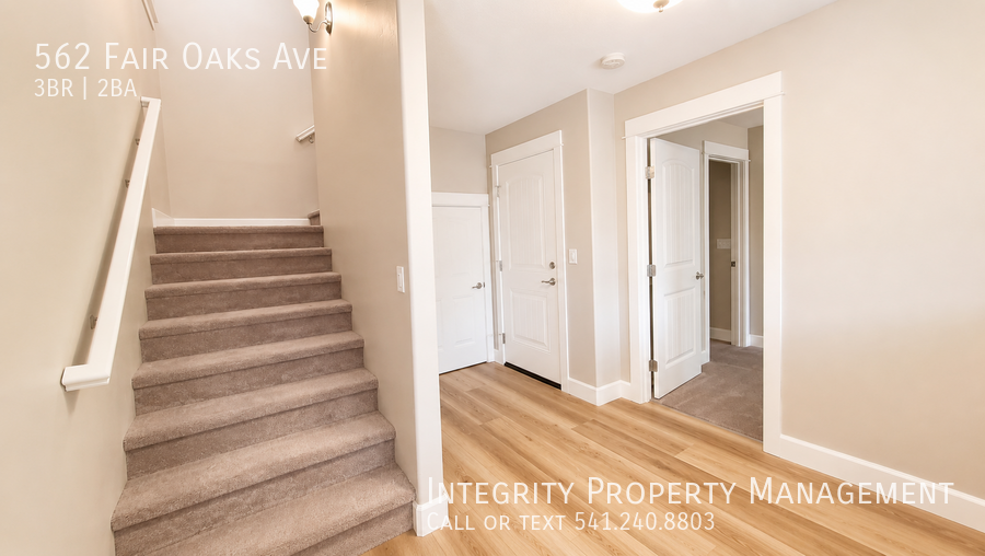 562 Fair Oaks Ave - Photo 4 of 24
