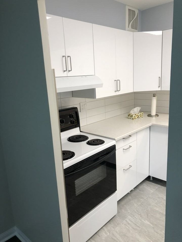 15 La Rose Ave - Photo 3 of 11