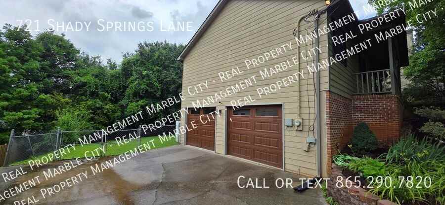 721 Shady Springs Ln - Photo 4 of 31