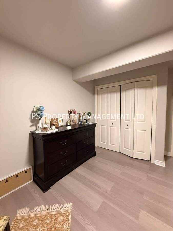 87 Aldersgate Dr - Photo 4 of 23