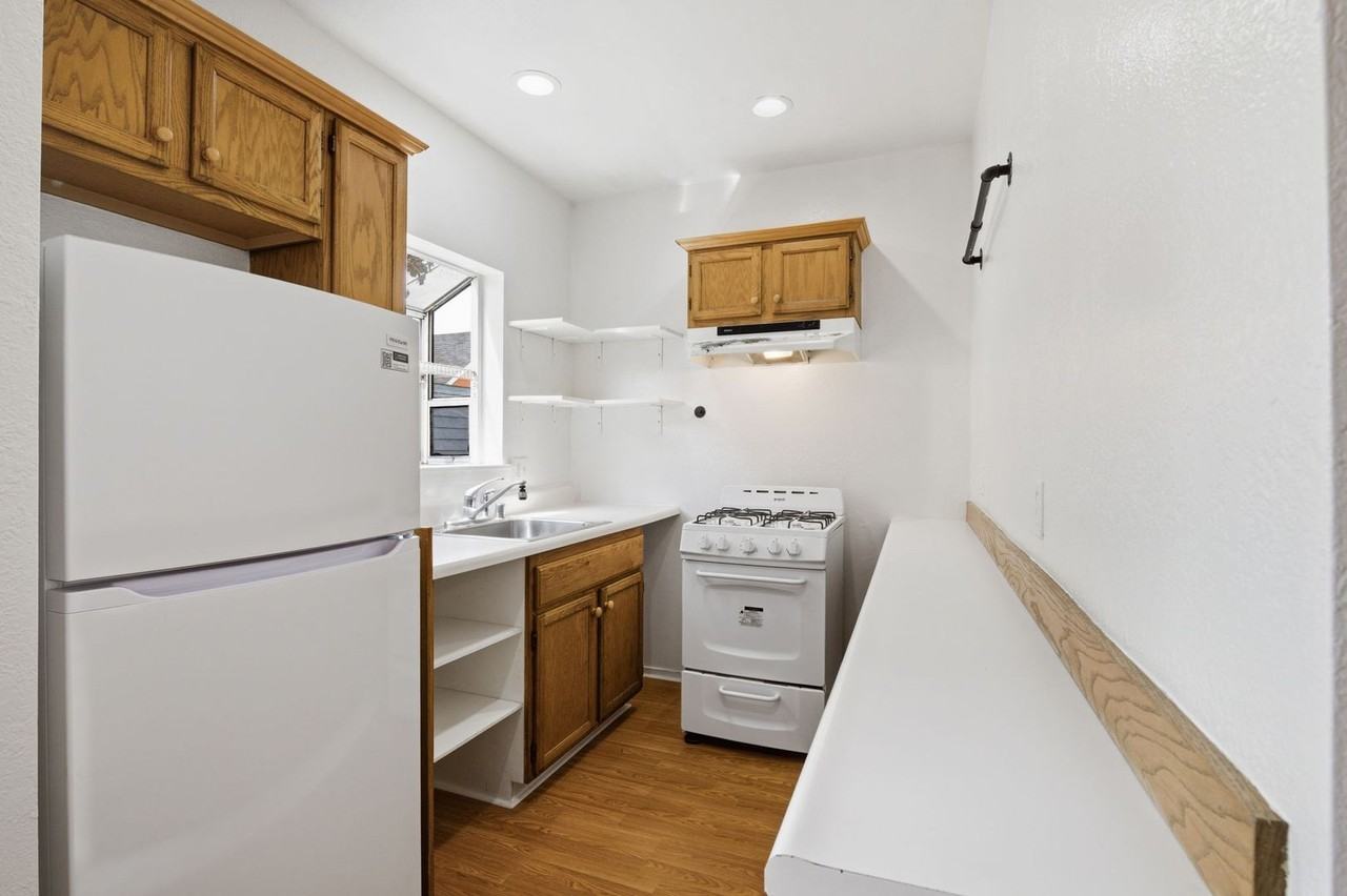 3553 Mission St #C - Photo 5 of 24