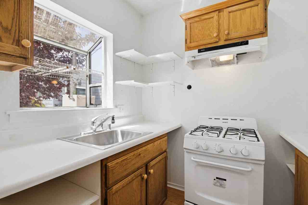 3553 Mission St #C - Photo 6 of 24