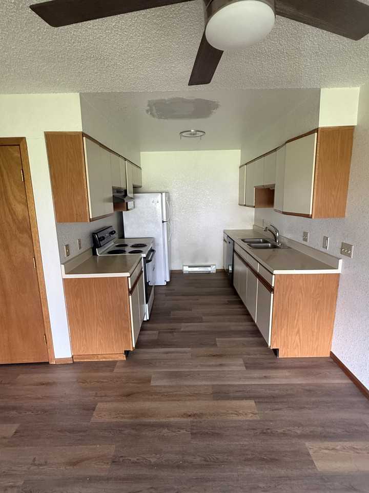 1350 Panners Place - Photo 2 of 15