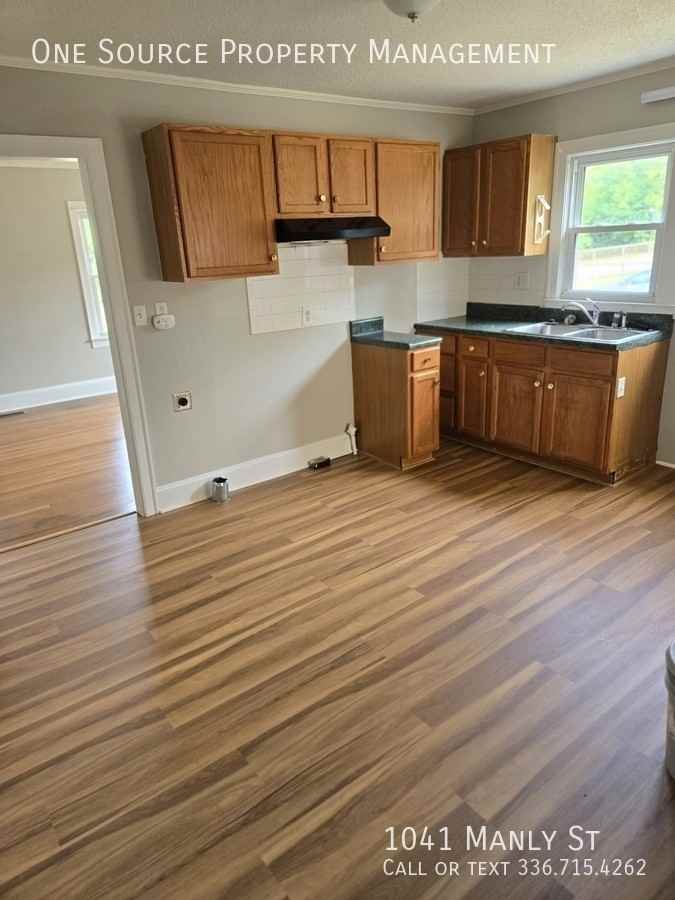 1041 Manly St - Photo 3 of 6
