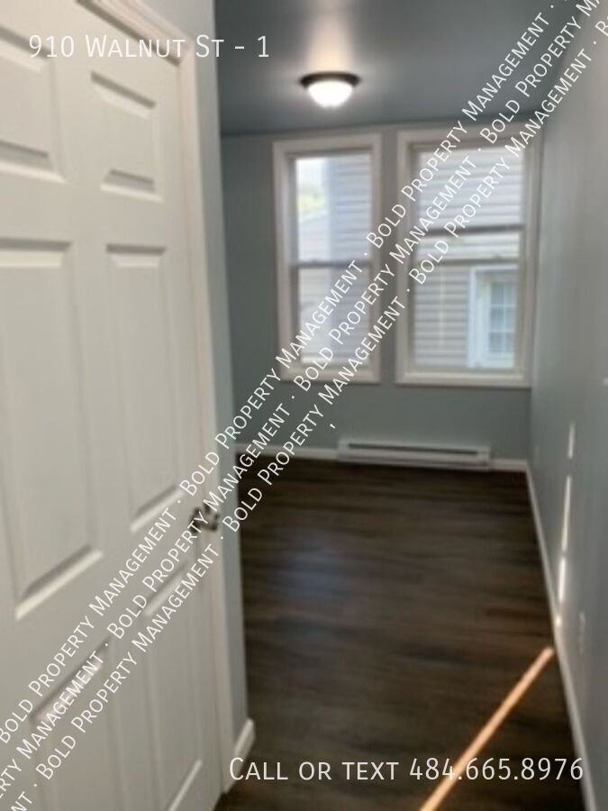 910 Walnut St #1 - Photo 4 of 28