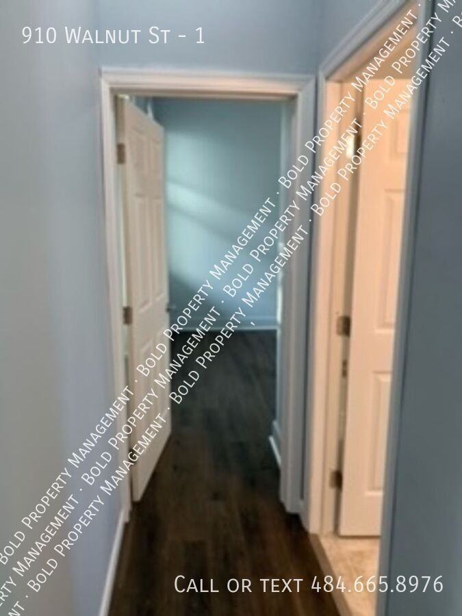 910 Walnut St #1 - Photo 5 of 28