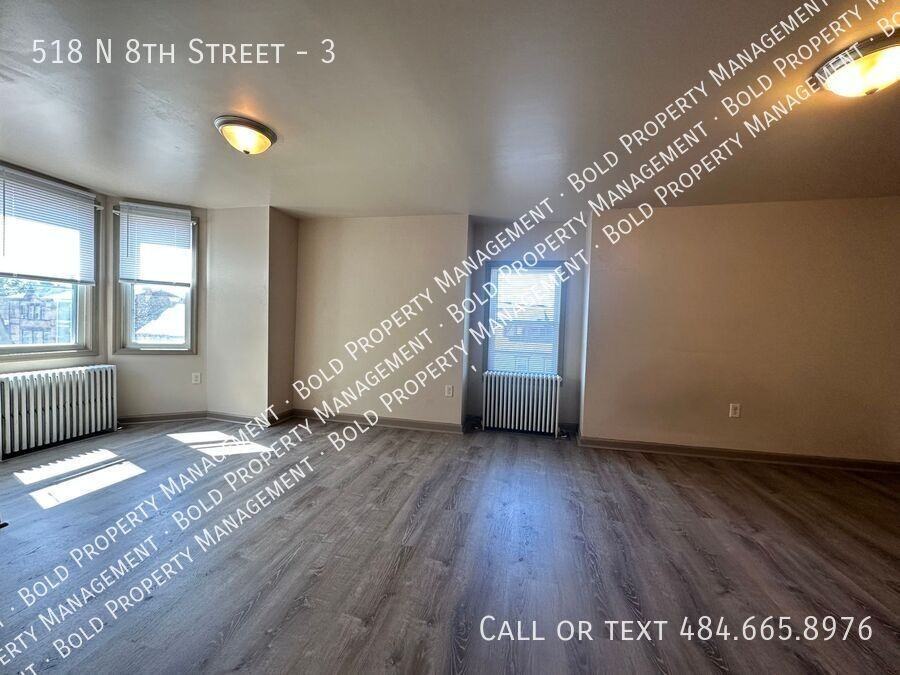518 N 8th St #3 - Photo 2 of 11