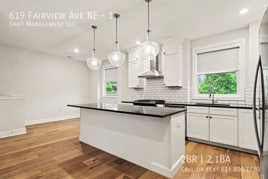 619 Fairview Ave Ne #1 - Photo 5 of 15