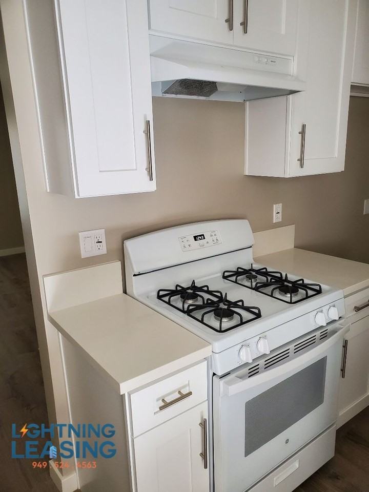 212 W Elk Ave #5 - Photo 4 of 6