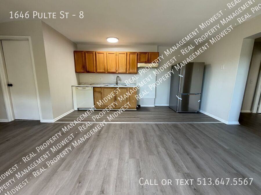 1646 Pulte St #8 - Photo 2 of 13