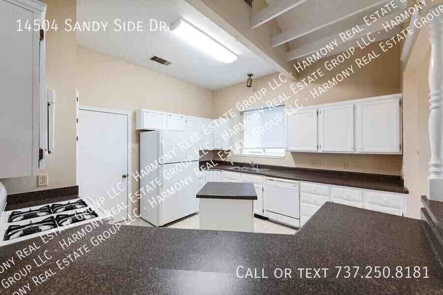 14504 Sandy Side Dr - Photo 6 of 15