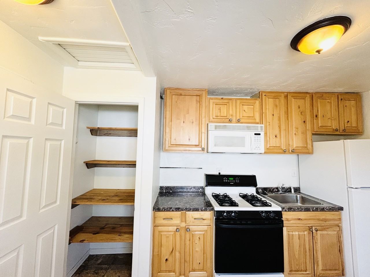 119 E Leslie Ave #2 - Photo 5 of 17