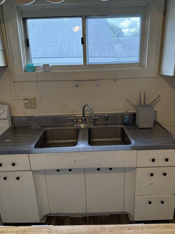 426 21st St W #1 - Photo 6 of 17