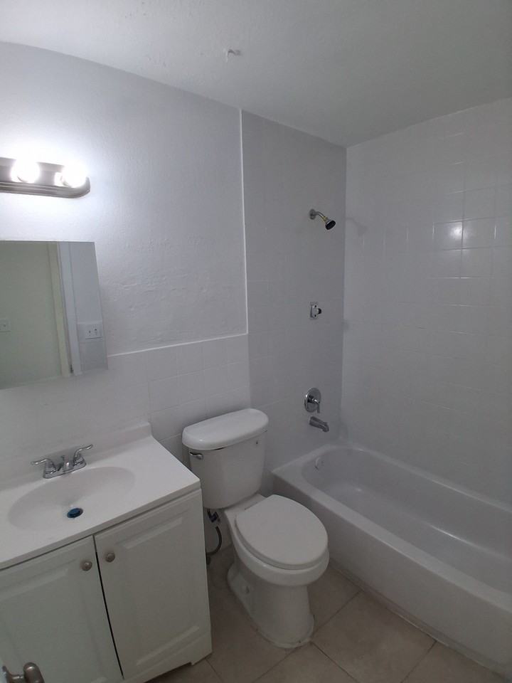 401 Sw 13th Pl #721 - Photo 2 of 27