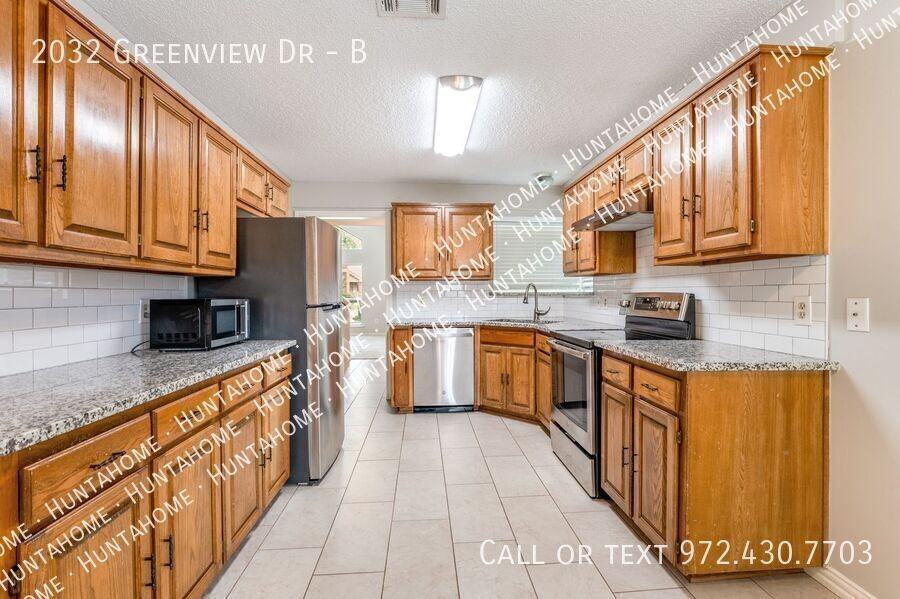2032 Greenview Dr #B - Photo 4 of 12