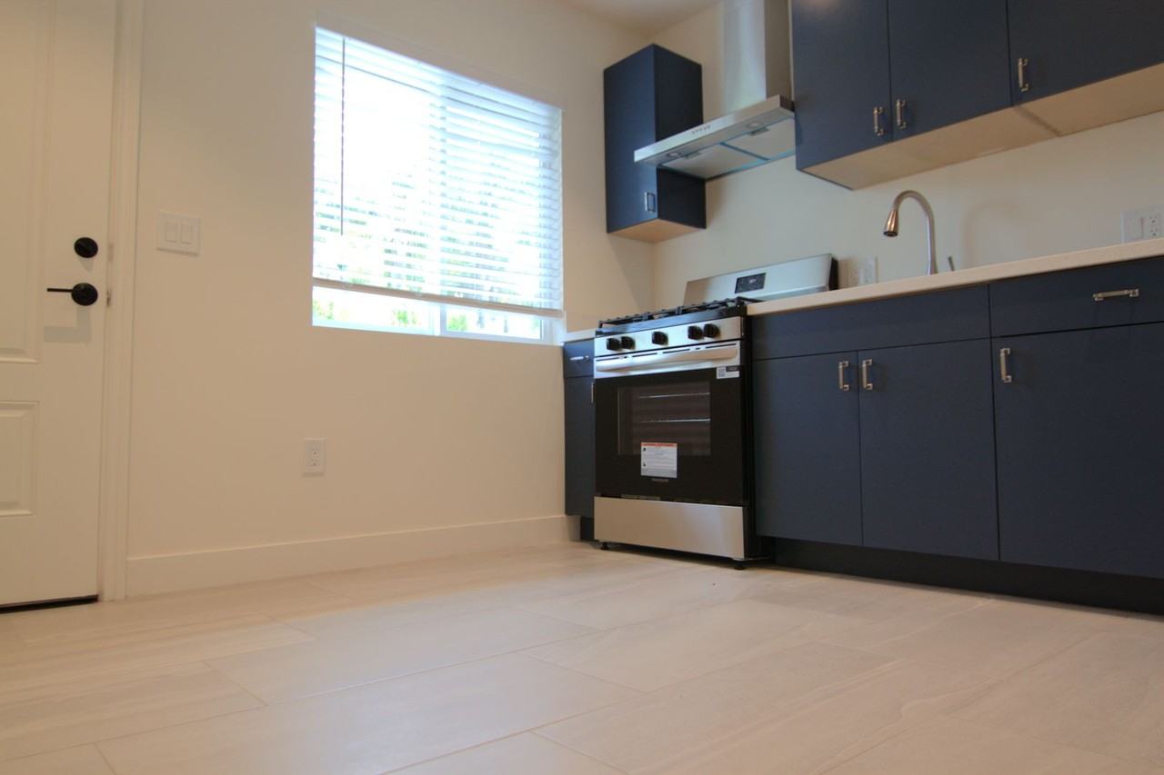 216 Harding Ave - Harding Ave #2 - Photo 6 of 11