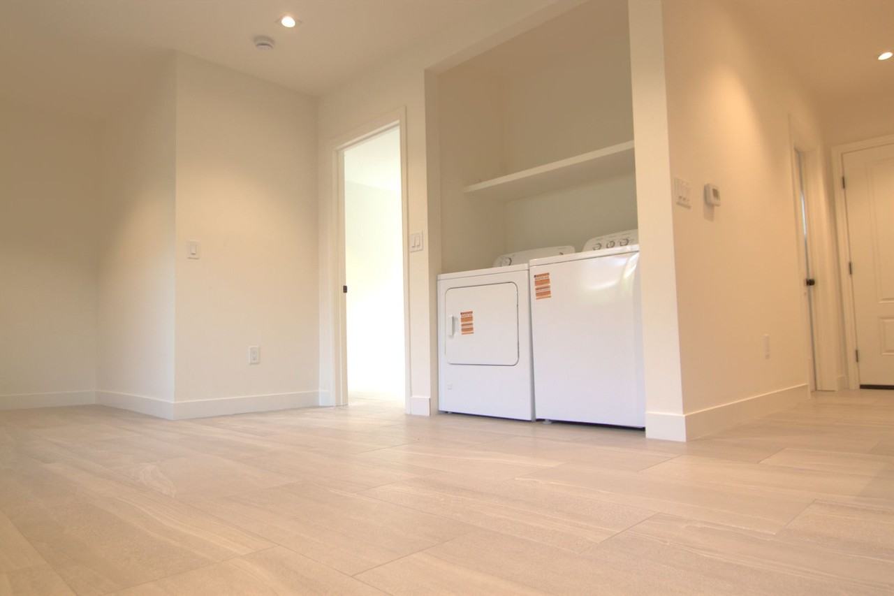 216 Harding Ave - Harding Ave #3 - Photo 4 of 11