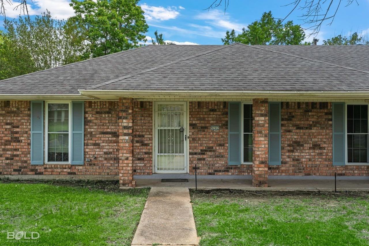9202 Highcrest Dr - Photo 3 of 28