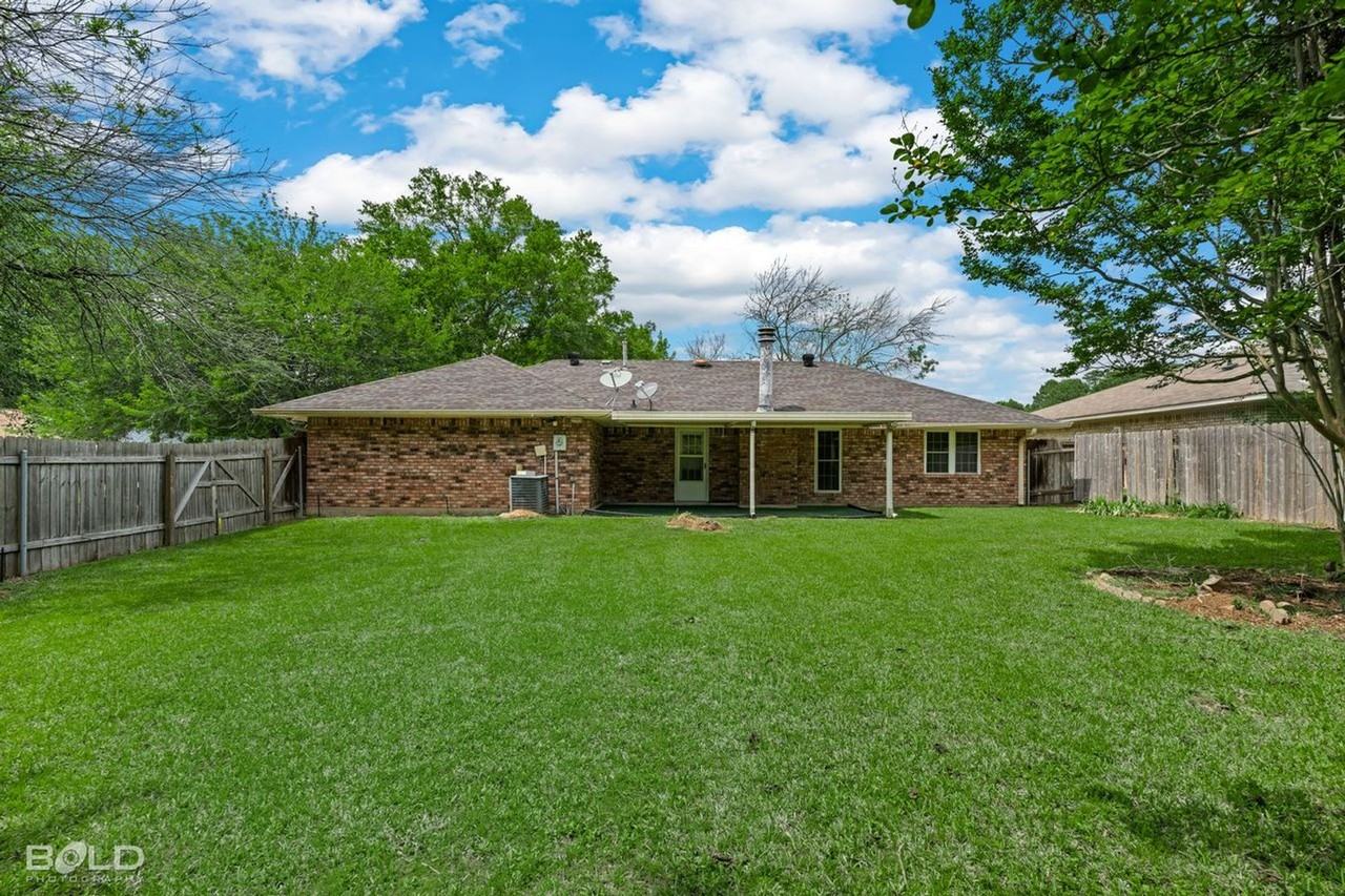 9202 Highcrest Dr - Photo 6 of 28