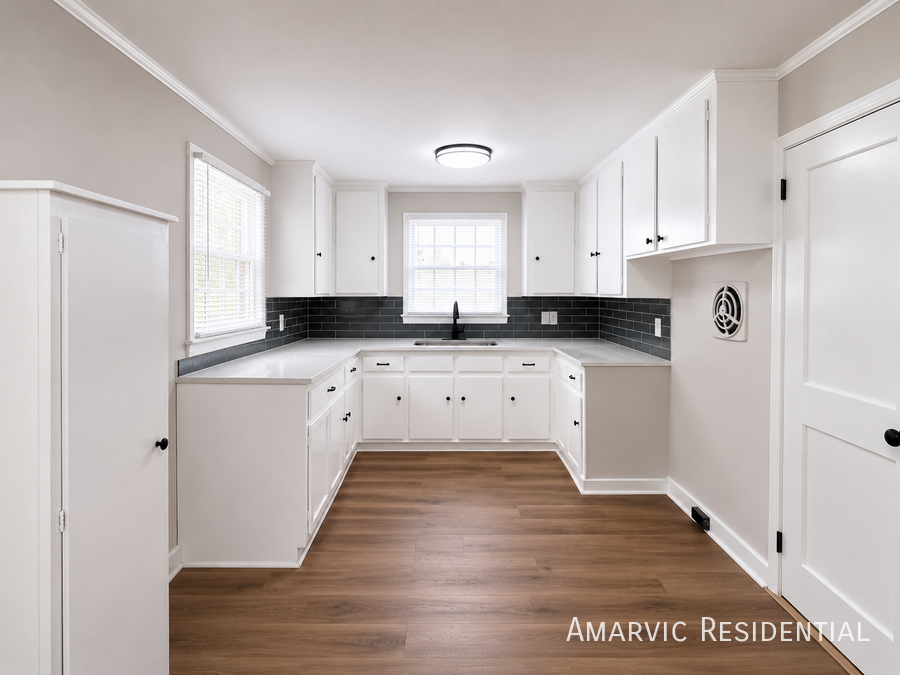 1107 College St #C - Photo 2 of 13
