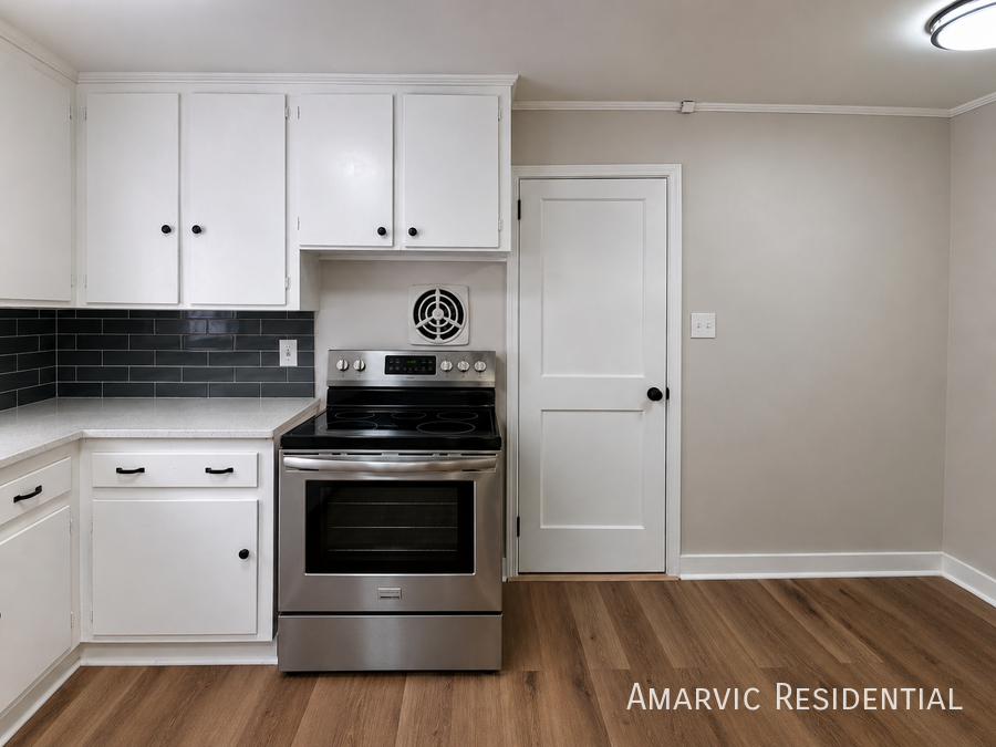1107 College St #C - Photo 3 of 13