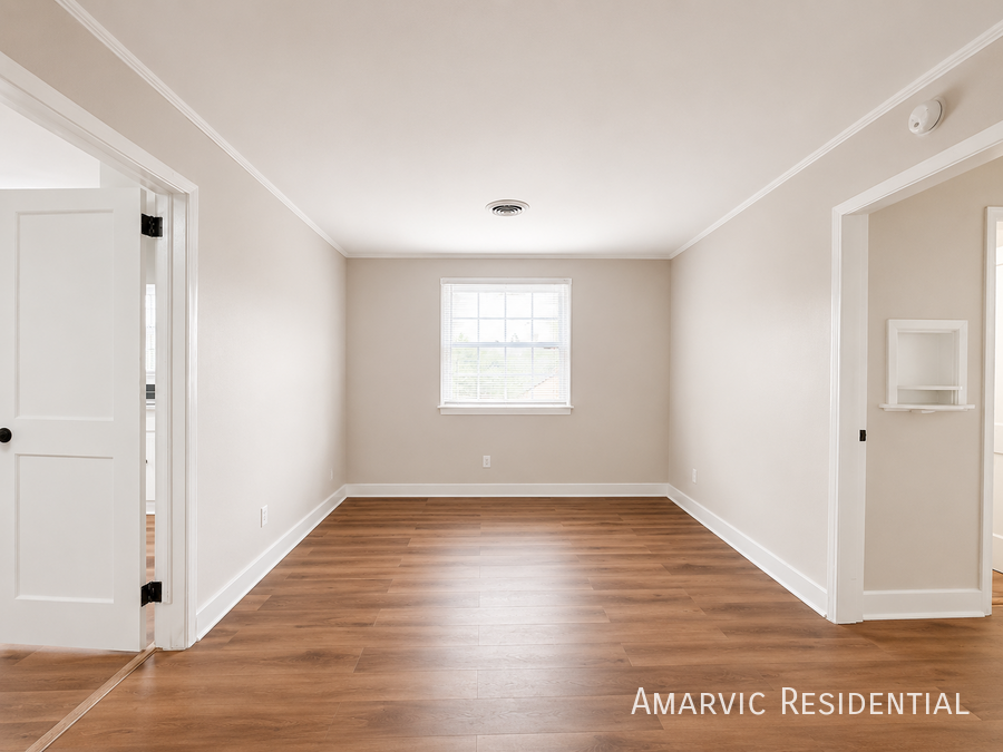 1107 College St #C - Photo 7 of 13