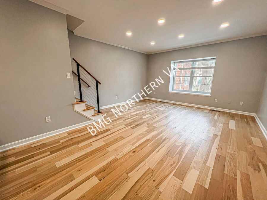 954 S Rolfe St - Photo 3 of 36