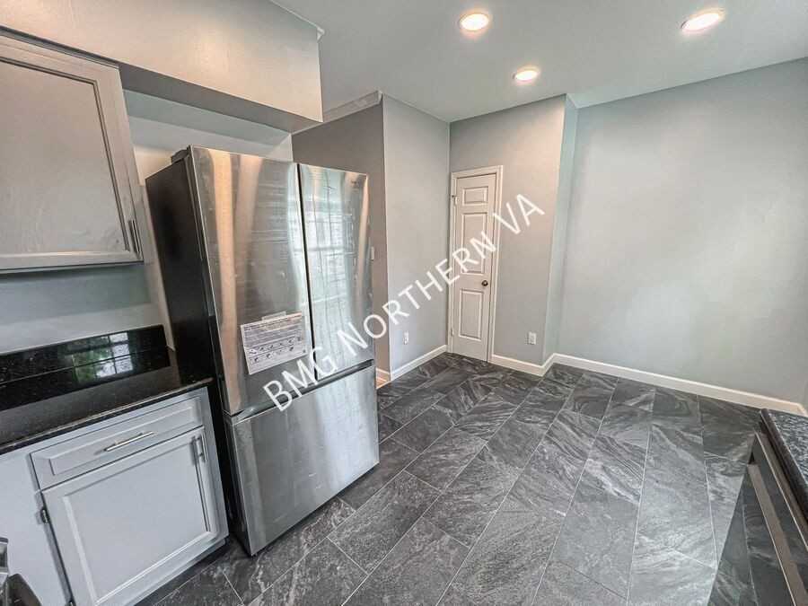 954 S Rolfe St - Photo 7 of 36