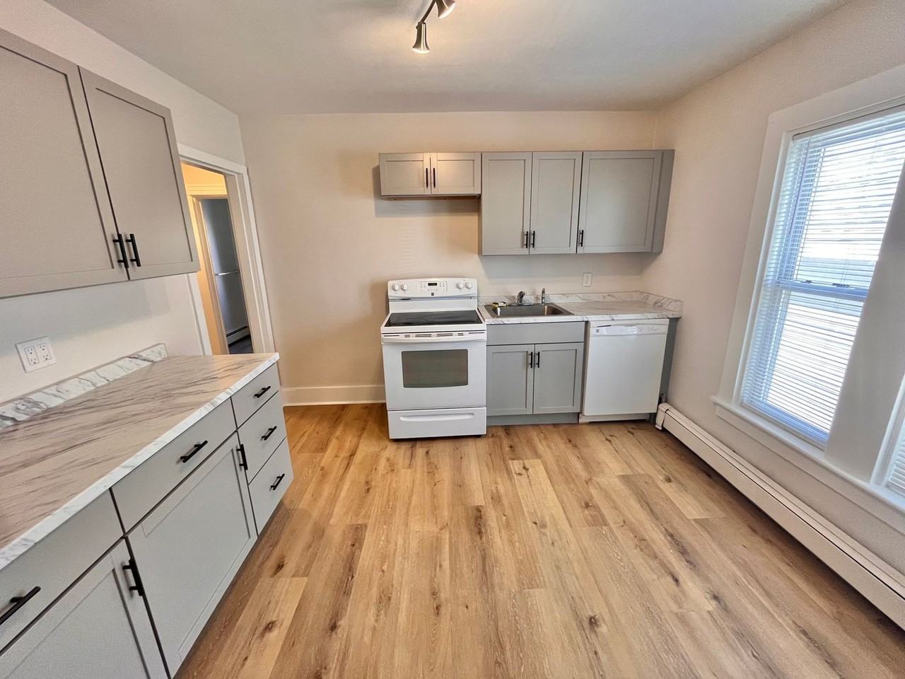 105 Richards Ave #107 - Photo 5 of 17