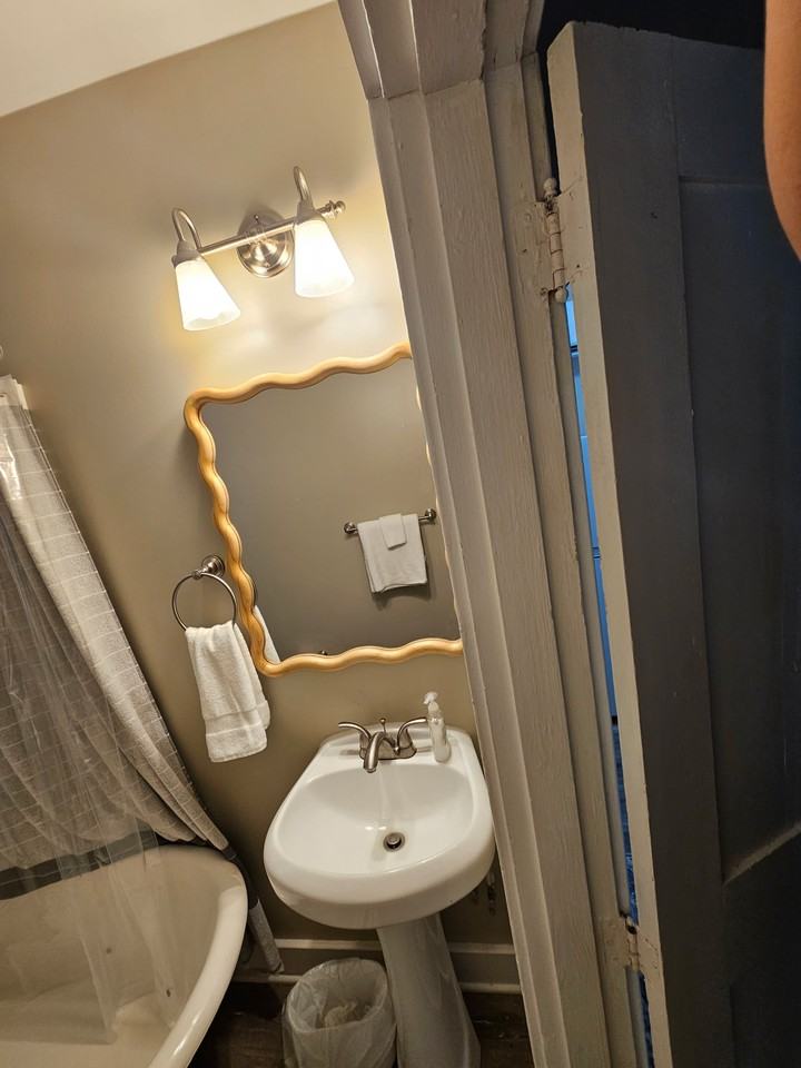 525 E Manning St #1 - Photo 6 of 9