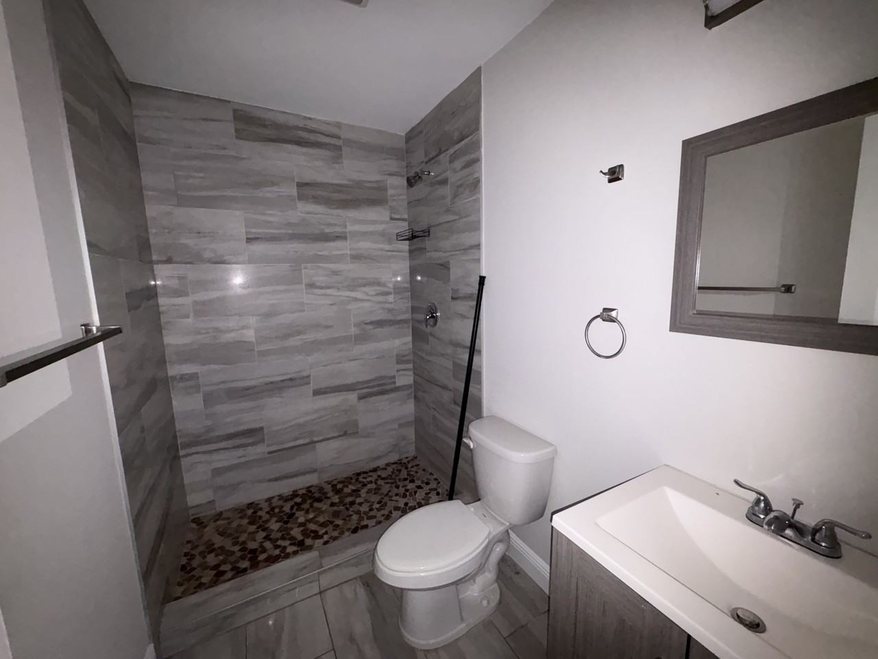 14618 N 43rd St - Photo 2 of 5