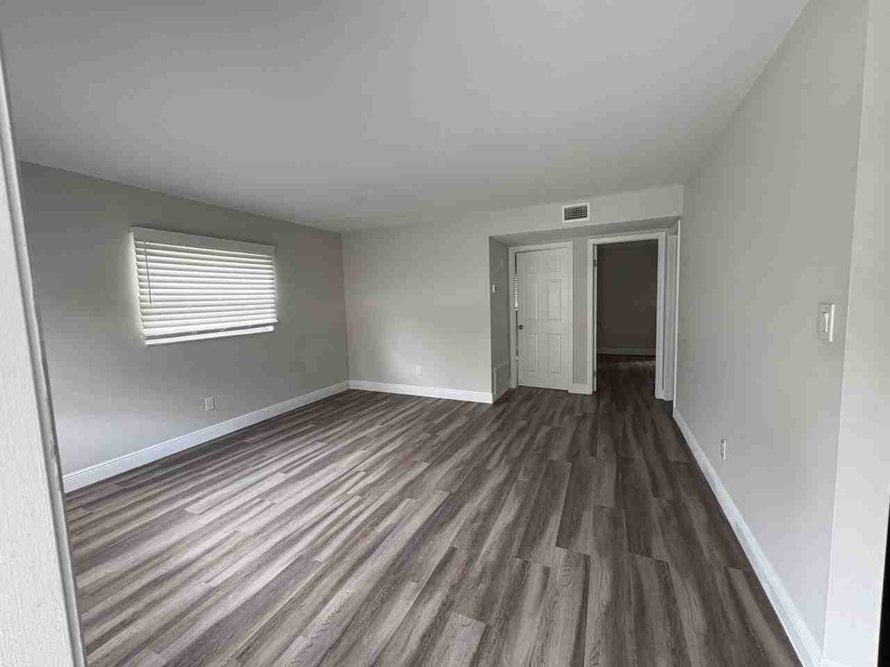 14618 N 43rd St - Photo 5 of 5