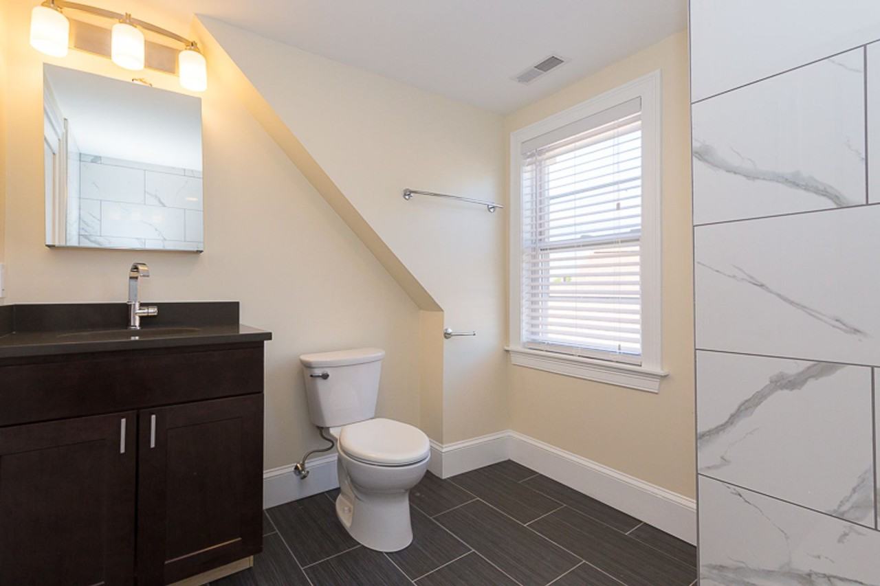 11 Rock Valley Ave #2 - Photo 3 of 25