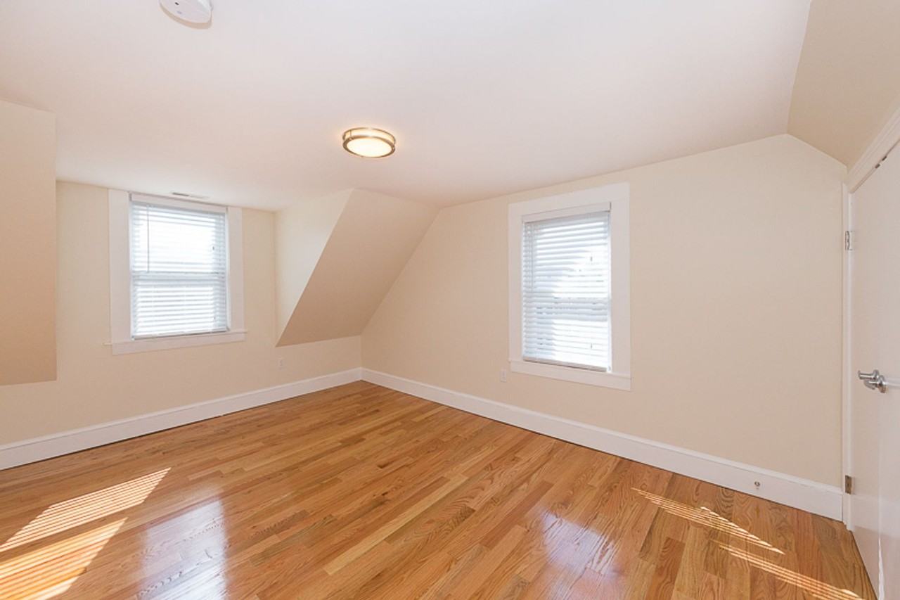 11 Rock Valley Ave #2 - Photo 4 of 25