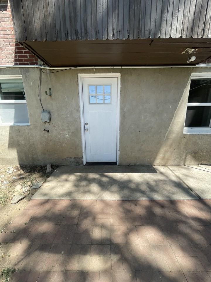 2915 Madison Ave (Lower) - Photo 2 of 16
