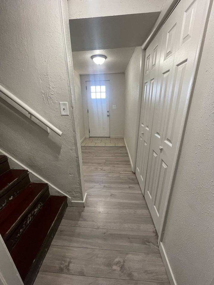 2915 Madison Ave (Lower) - Photo 3 of 16