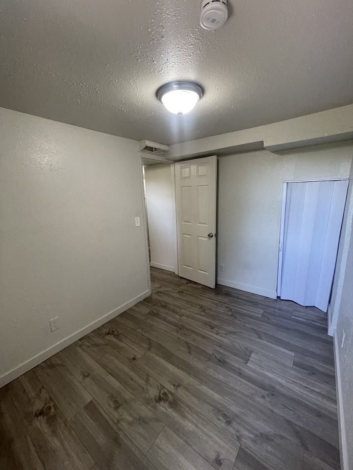 2915 Madison Ave (Lower) - Photo 5 of 16