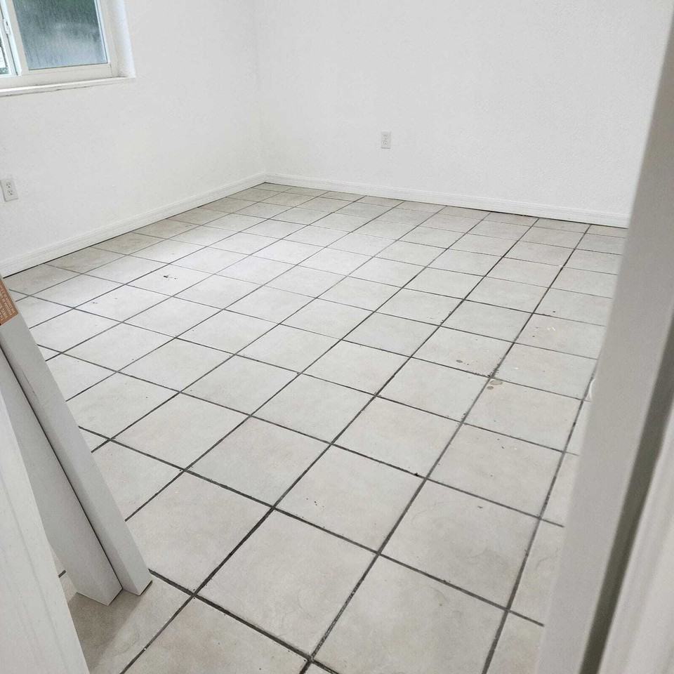 42 - 5814 NE 4th Court - Photo 4 of 8