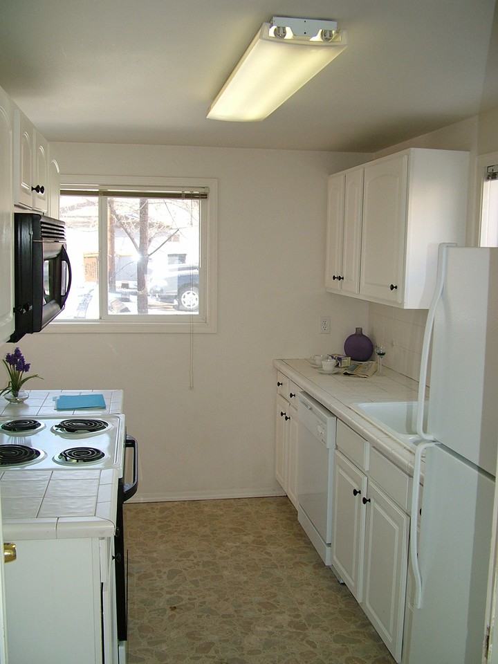 1018 W Colorado Ave #1 - Photo 5 of 19