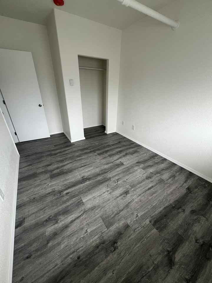 411 Mission St. - Photo 2 of 8