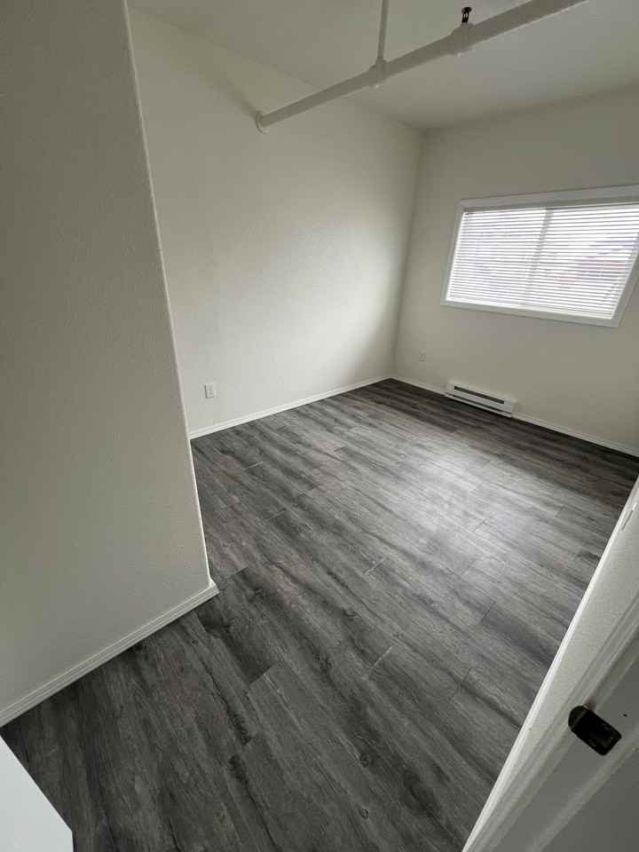 411 Mission St. - Photo 3 of 8