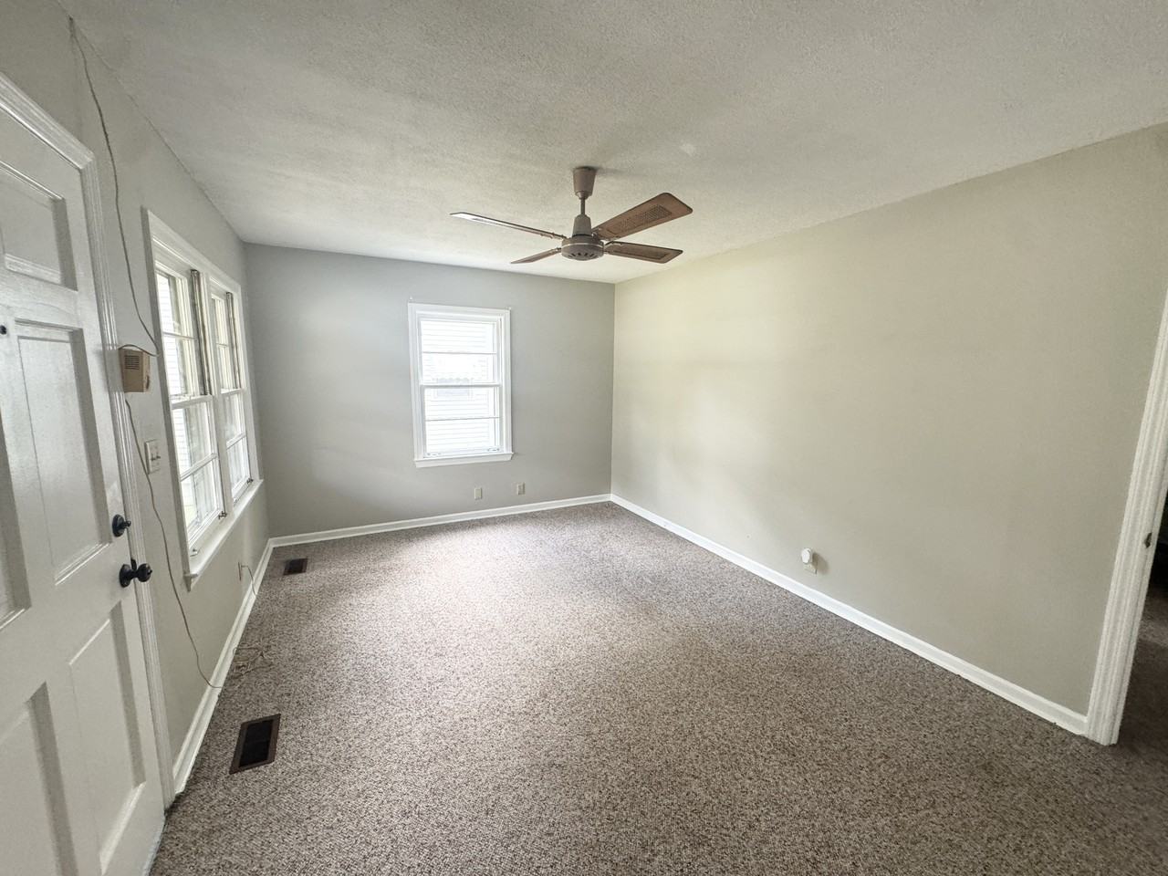 221 Shirley Dr #1 - Photo 4 of 19