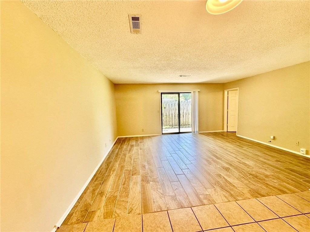 1320 W Linden St - Photo 3 of 19