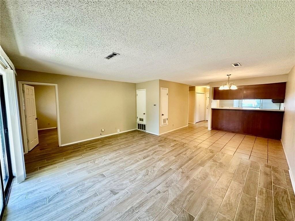 1320 W Linden St - Photo 4 of 19